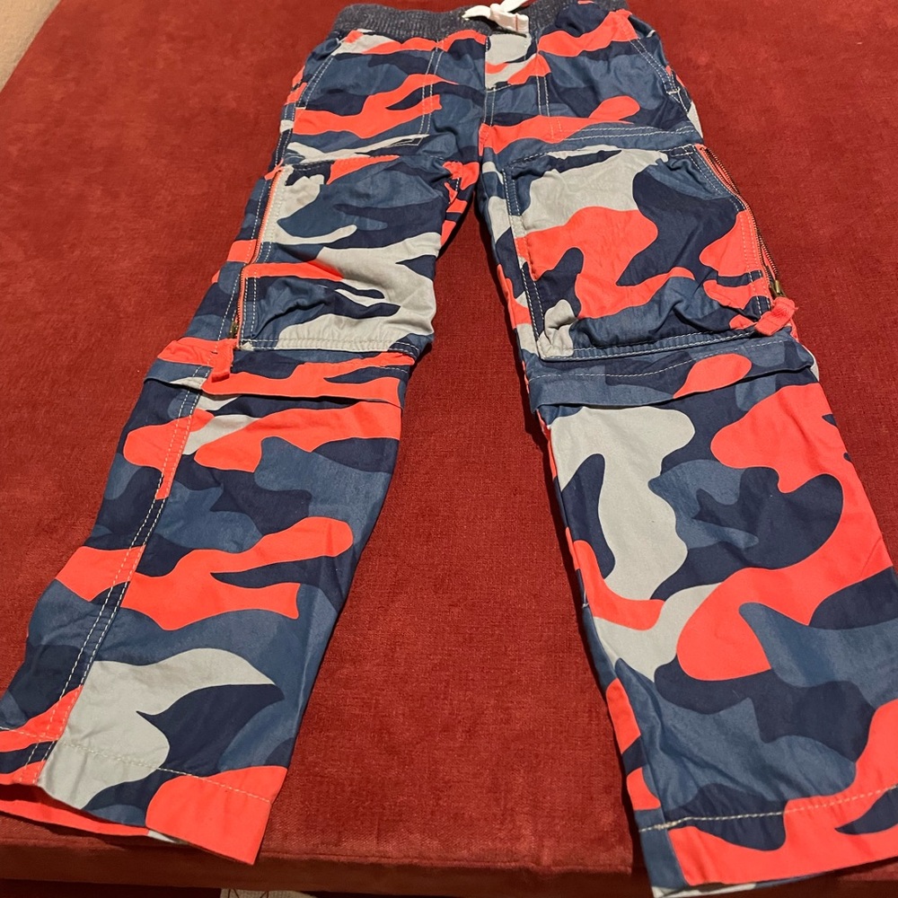 Mini Boden pants which unzip to shorts. EUC